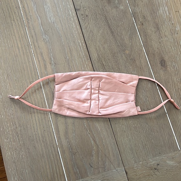 slip Accessories Slip Silk Face Mask New And Unworn Rose Gold Color